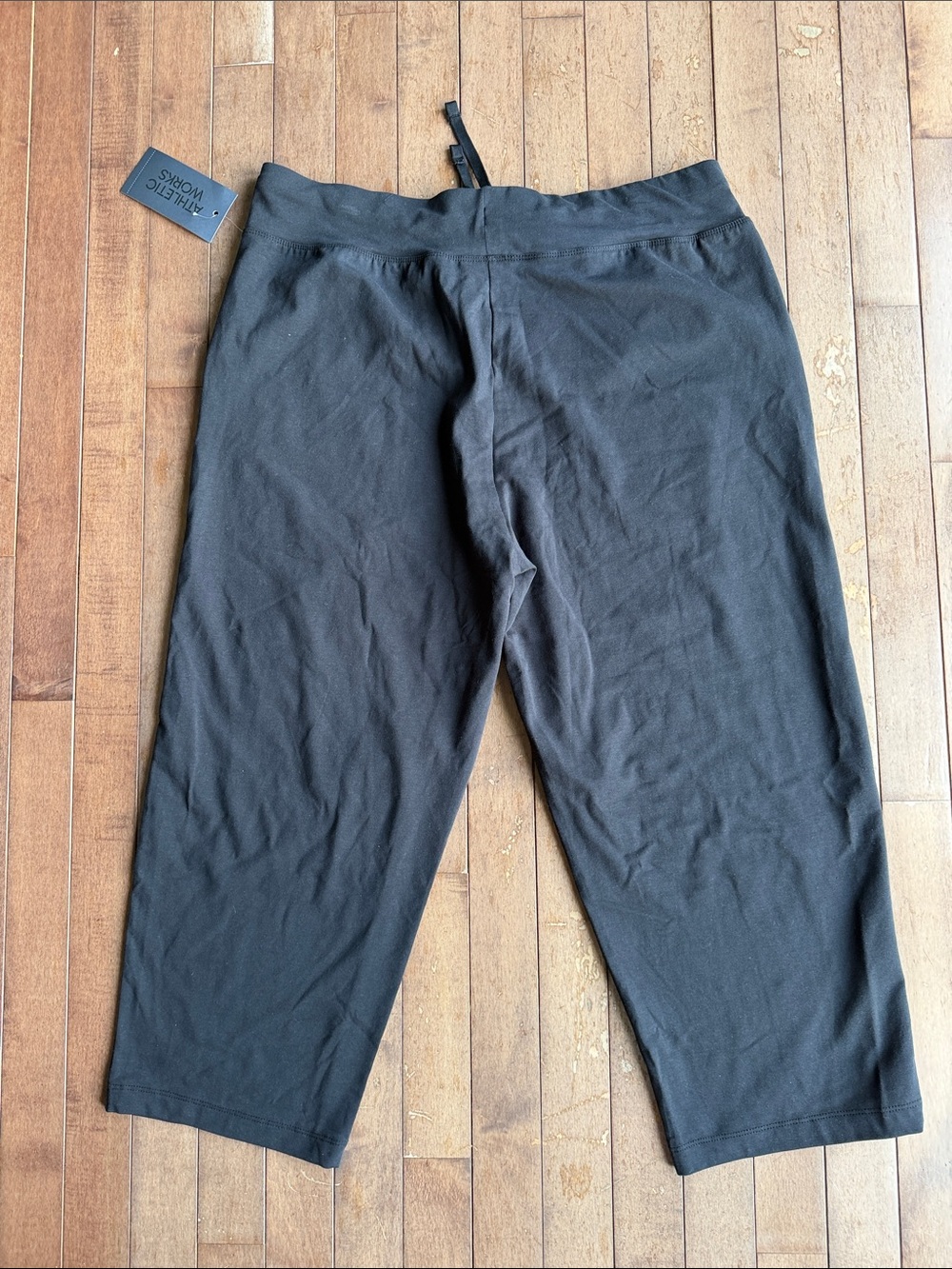NWT Women’s Black Drawstring Knit Capri Pants Size Large - Picture 4 of 4